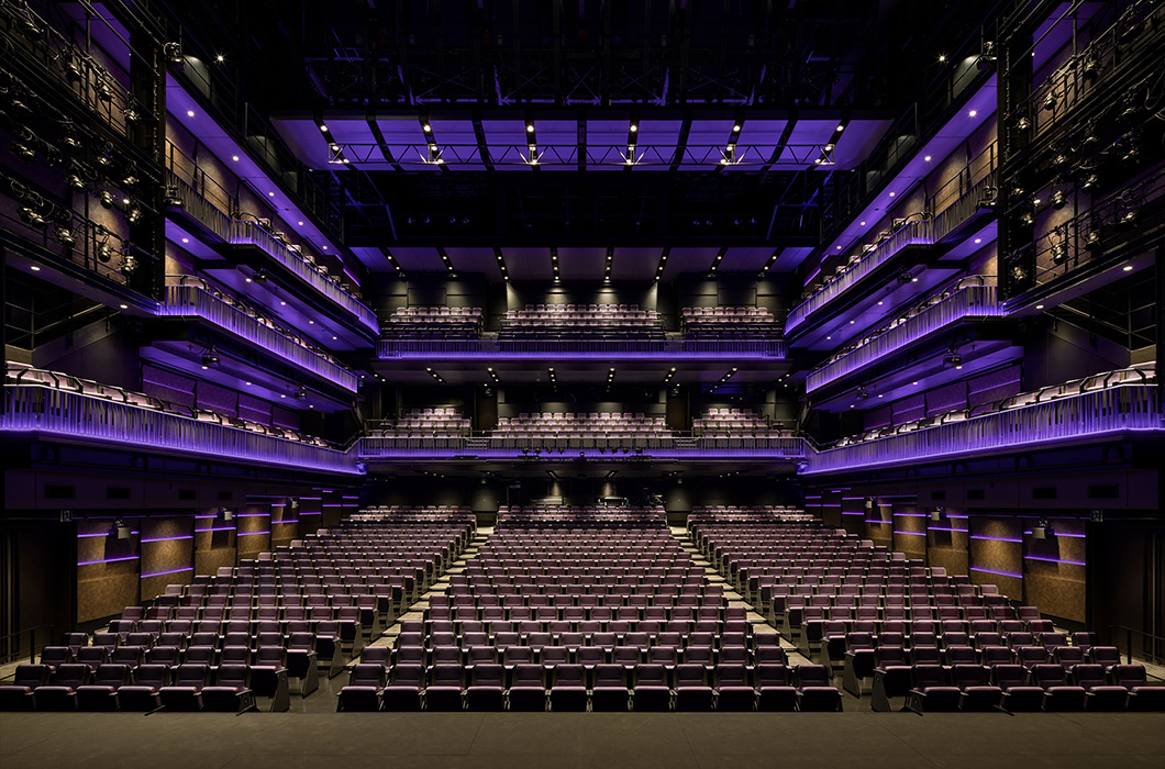 THEATER MILANO-Za